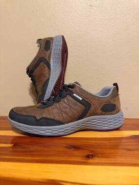 Rockport Total Motion Trail Women’s 7.5 Waterproof Ubal Leather Hiking Sneakers